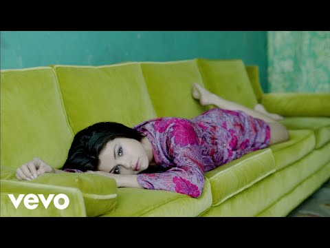 Selena Gomez - Good For You (Official Music Video)
