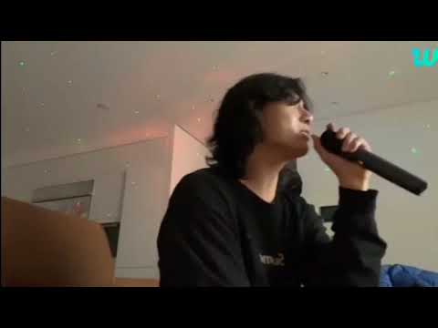 Jung kook sings DESPACITO (Luis Fonsi ft. Daddy Yankee) - Live on Weverse 03.03.2023