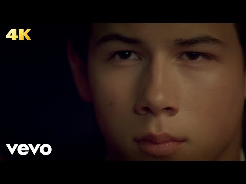 Jonas Brothers - Burnin' Up (Official Music Video)