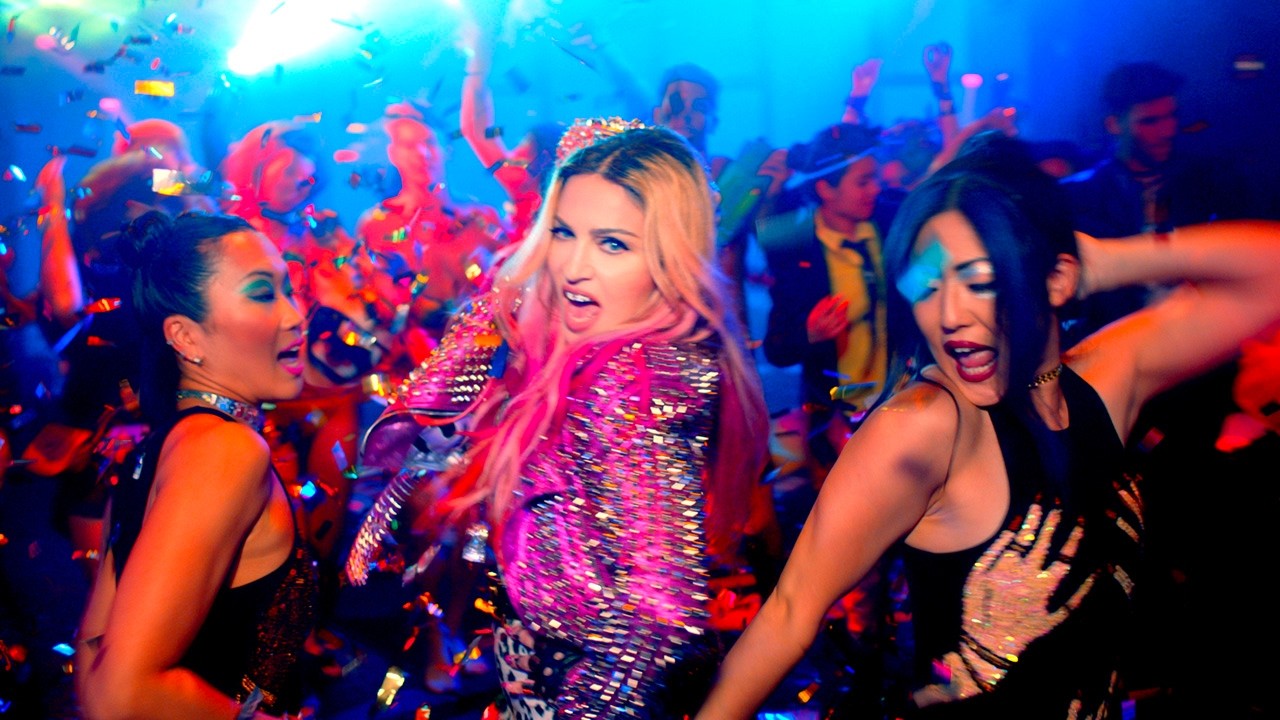Madonna - Bitch I'm Madonna ft. Nicki Minaj