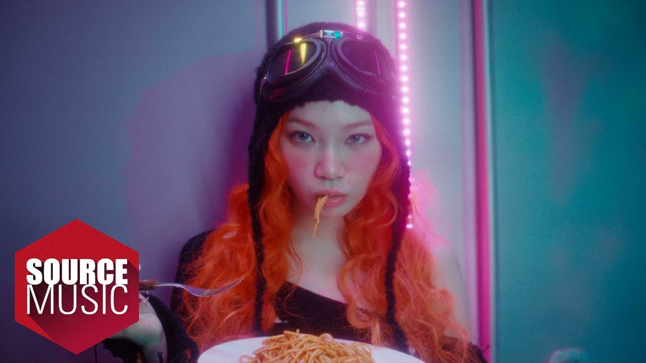 LE SSERAFIM (르세라핌) 'SPAGHETTI (feat. j-hope of BTS)' OFFICIAL MV