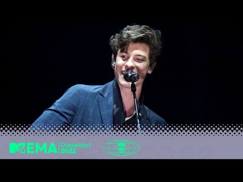 Shawn Mendes Performs 'There's Nothing Holdin' Me Back' | MTV EMAs 2017 | Live Performance