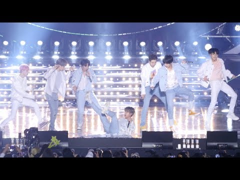 방탄소년단(BTS) IDOL(아이돌)추다 넘어진 석진(JIN), 걱정하는 멤버들.ㅠㅠ  [4K] 직캠 Fancam by Mera