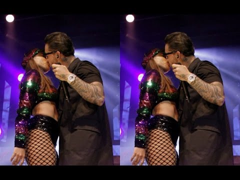 Maluma beija Anitta cantando "Sim Ou Não" no Rio de Janeiro - Vivo Rio 2017