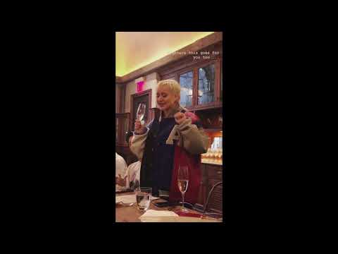 Xtina chora e agradece