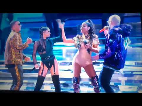 Daddy Yankee Ft Bad Bunny, Natti Natasha, Becky G - Dura (Remix) | En Vivo (Premios Billboard 2018)
