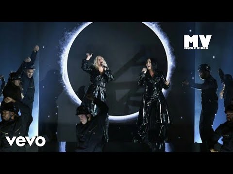 Christina Aguilera, Demi Lovato - Fall in Line (Live at Billboard Music Awards 2018)