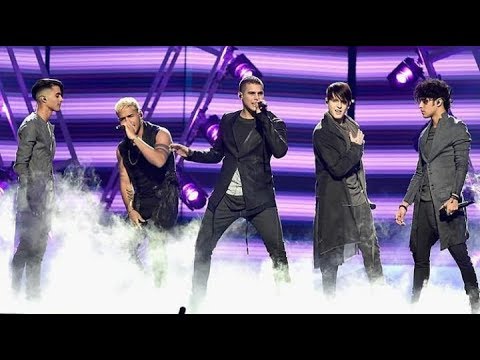 CNCO canta "MAMITA" en los premios Billboard 2018