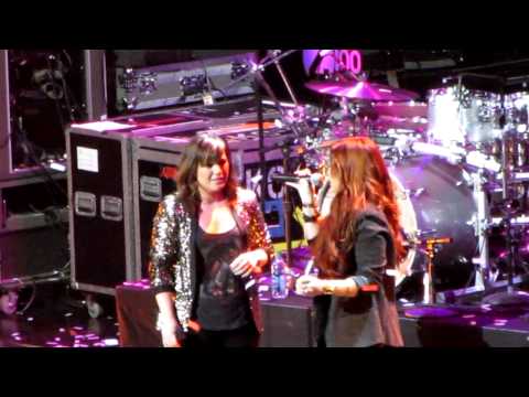 Kelly Clarkson & Demi Lovato: "Have Yourself a Merry Little Christmas" Jingle Ball MSG NYC 12/9/11
