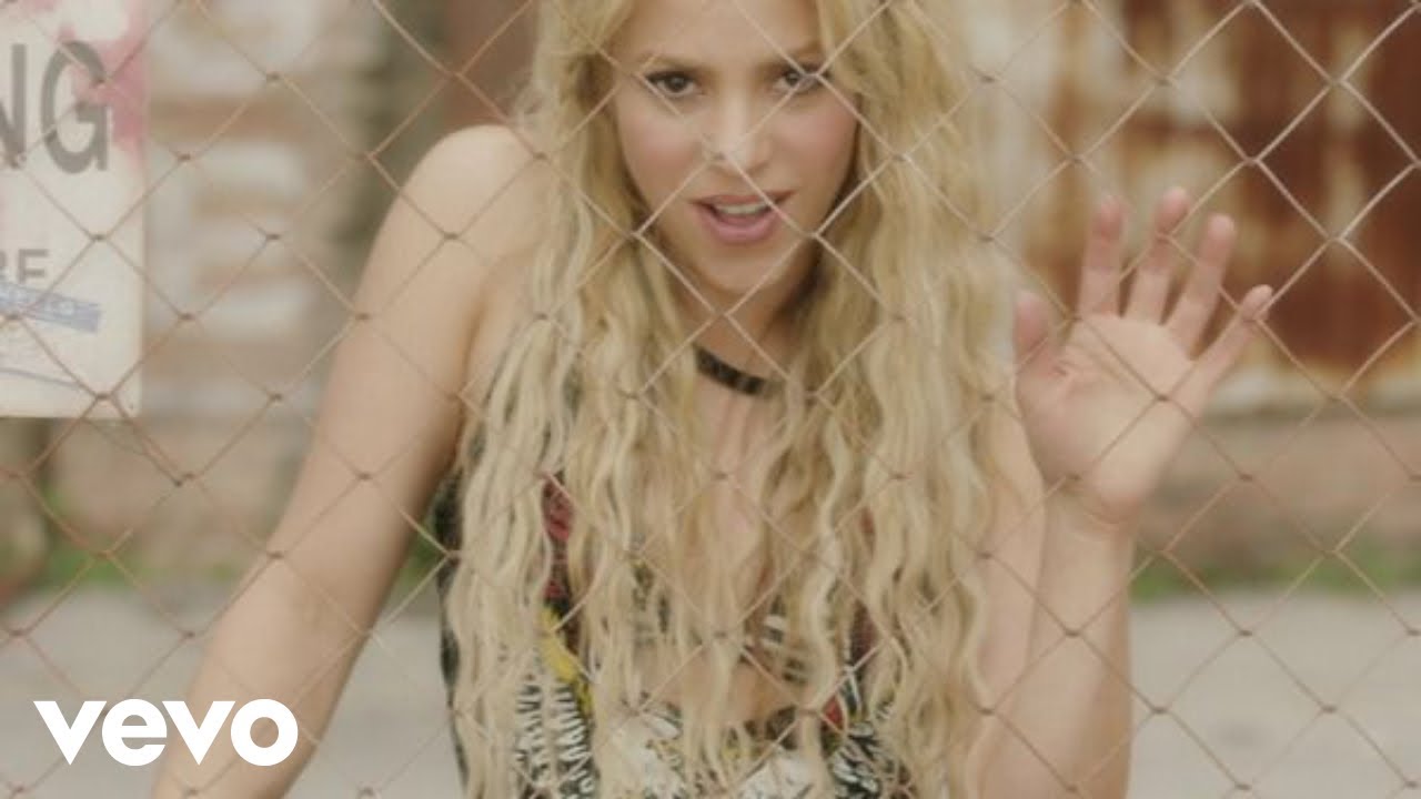 Shakira - Me Enamoré (Official Video)