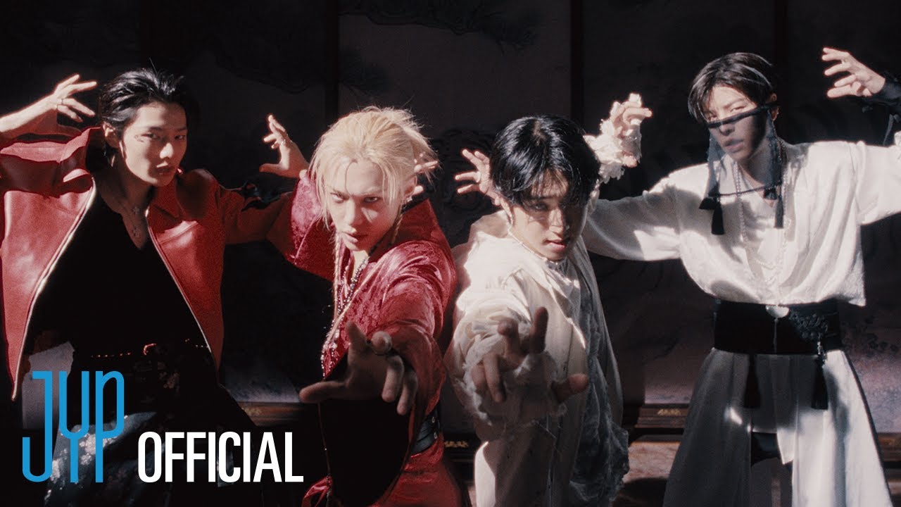 Stray Kids "신선놀음 (DIVINE)" M/V