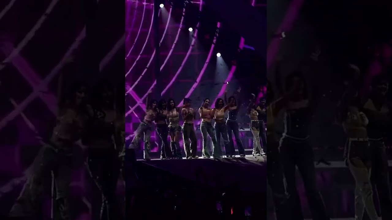 Twice Sana fall down at the end of concert in Chicago