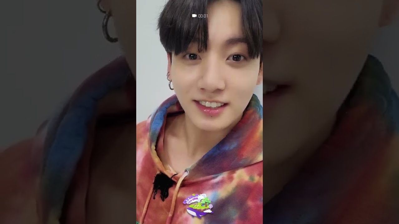 Our long awaited #JungKook sunbae’s hello to ARMY🙋‍♀️