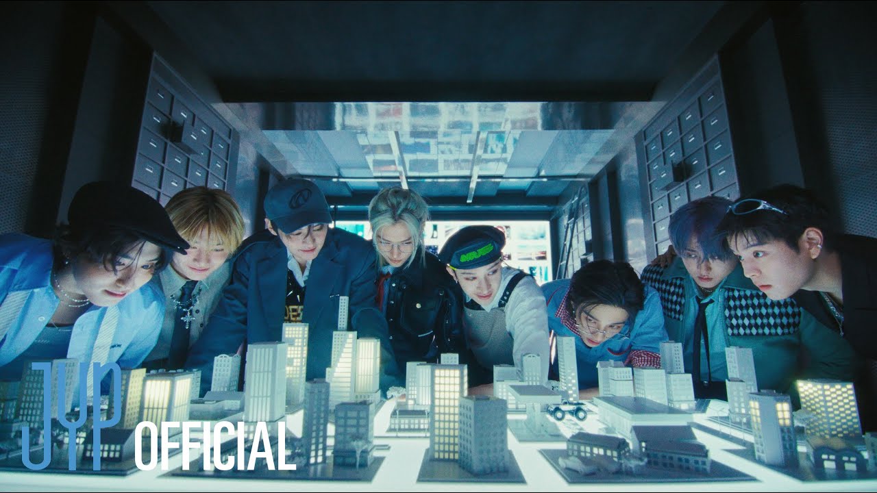 Stray Kids "MOUNTAINS" Video