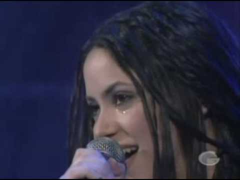 Shakira-Tu (en vivo - live llorando)