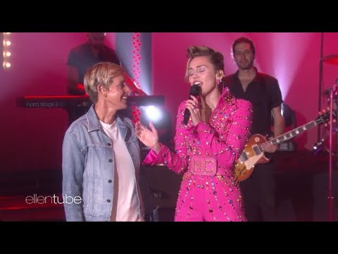 Miley Cyrus - Younger Now (Live on The Ellen Show 2017) HD