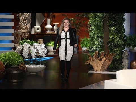 Kelly Clarkson Talks Choosing 'The Voice' Over 'American Idol'