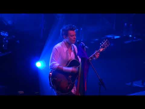 Harry Styles - Just A Little Bit Of Your Heart Live (San Francisco)
