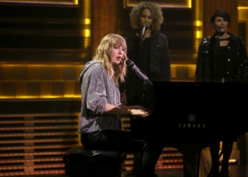 Taylor Swift interpreta "New Year's Day" en The Tonight Show