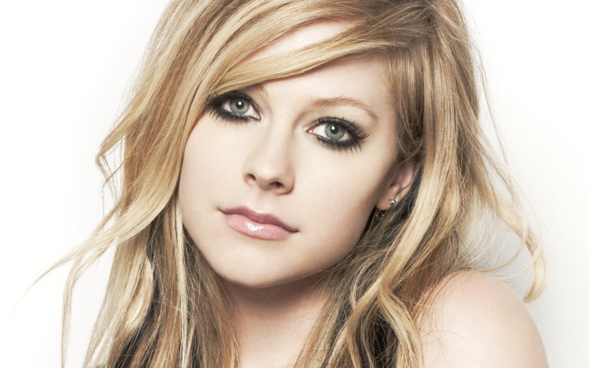 Productor revela cuando estará finalizado el nuevo álbum de Avril Lavigne