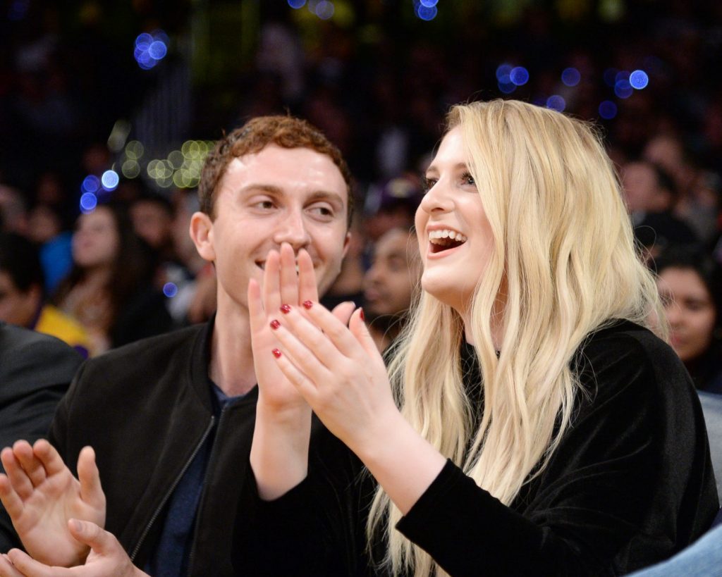 Meghan Trainor cuenta la historia de su compromiso con Daryl Sabara