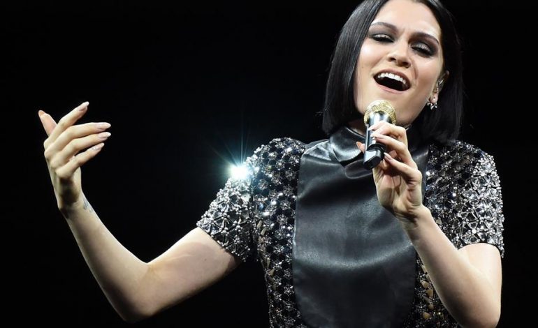 Jessie J colapsa el internet con cover de Whitney Houston