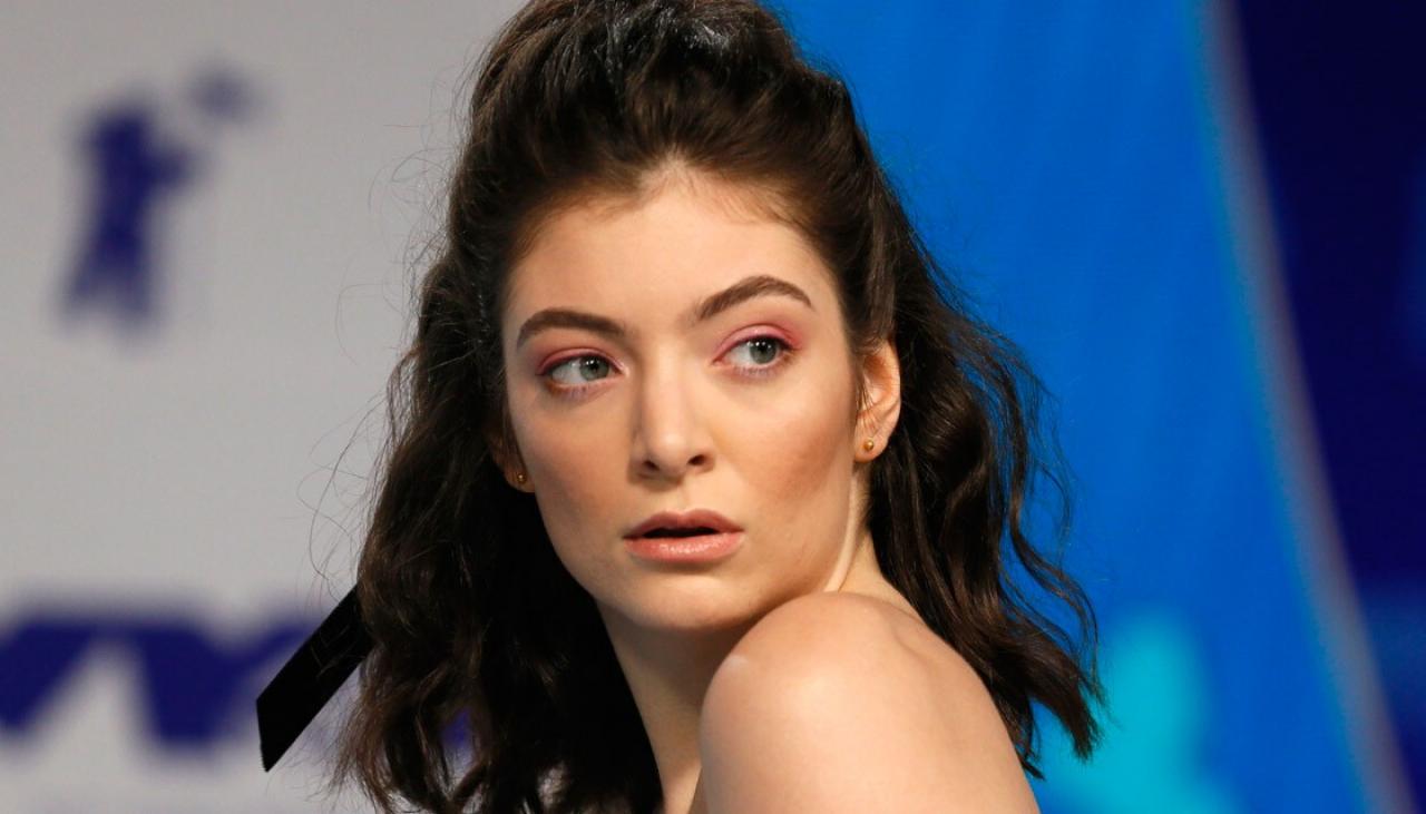Lorde escribe carta luego de polémica falta de reconocimiento a las mujeres en los GRAMMYs