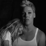 Pink lanzó el vídeo oficial de «Wild Hearts Can’t Be Broken»