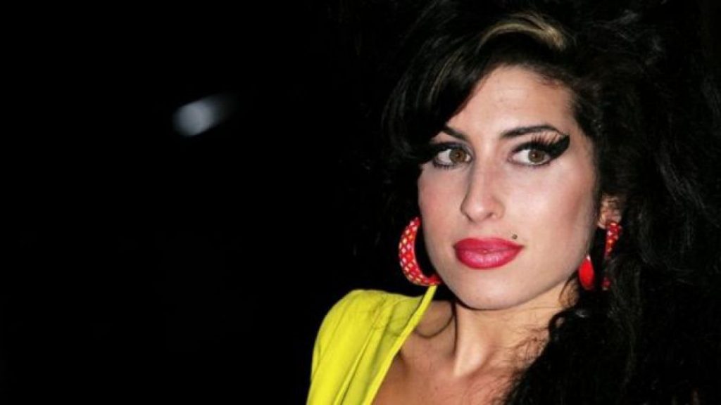 Se revela canción que Amy Winehouse grabó a sus 17 años de edad
