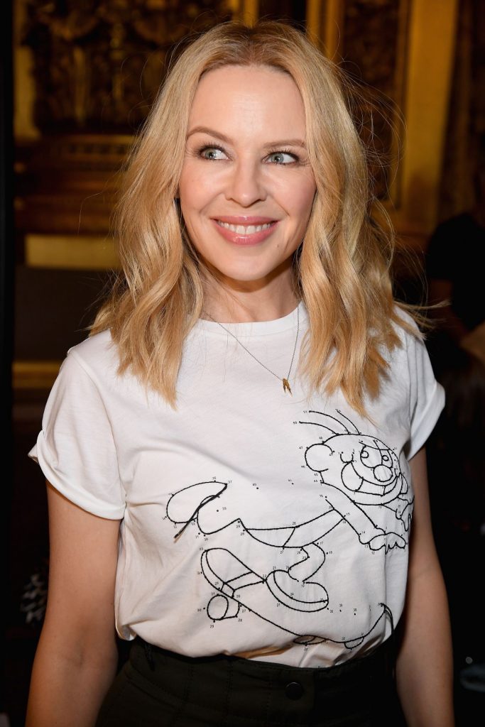 Kylie Minogue estrena el vídeo oficial de "Dancing"