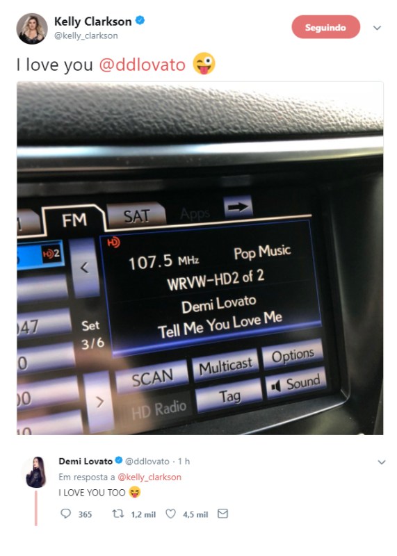 Kelly Clarkson y Demi Lovato declararon su amor la una por la otra Kelly Clarkson y Demi Lovato declararon su amor la una por la otra