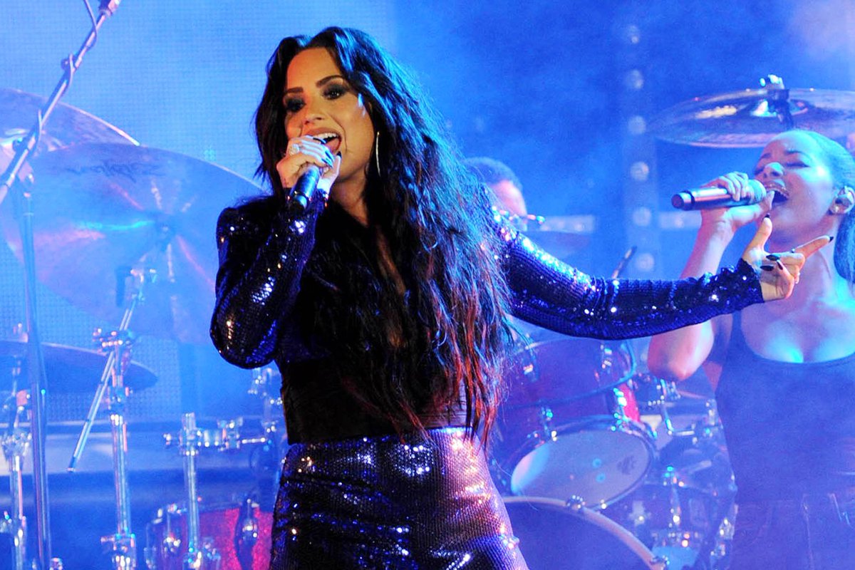 Demi Lovato lloró en medio de concierto del 'Tell Me You Love Me Tour'