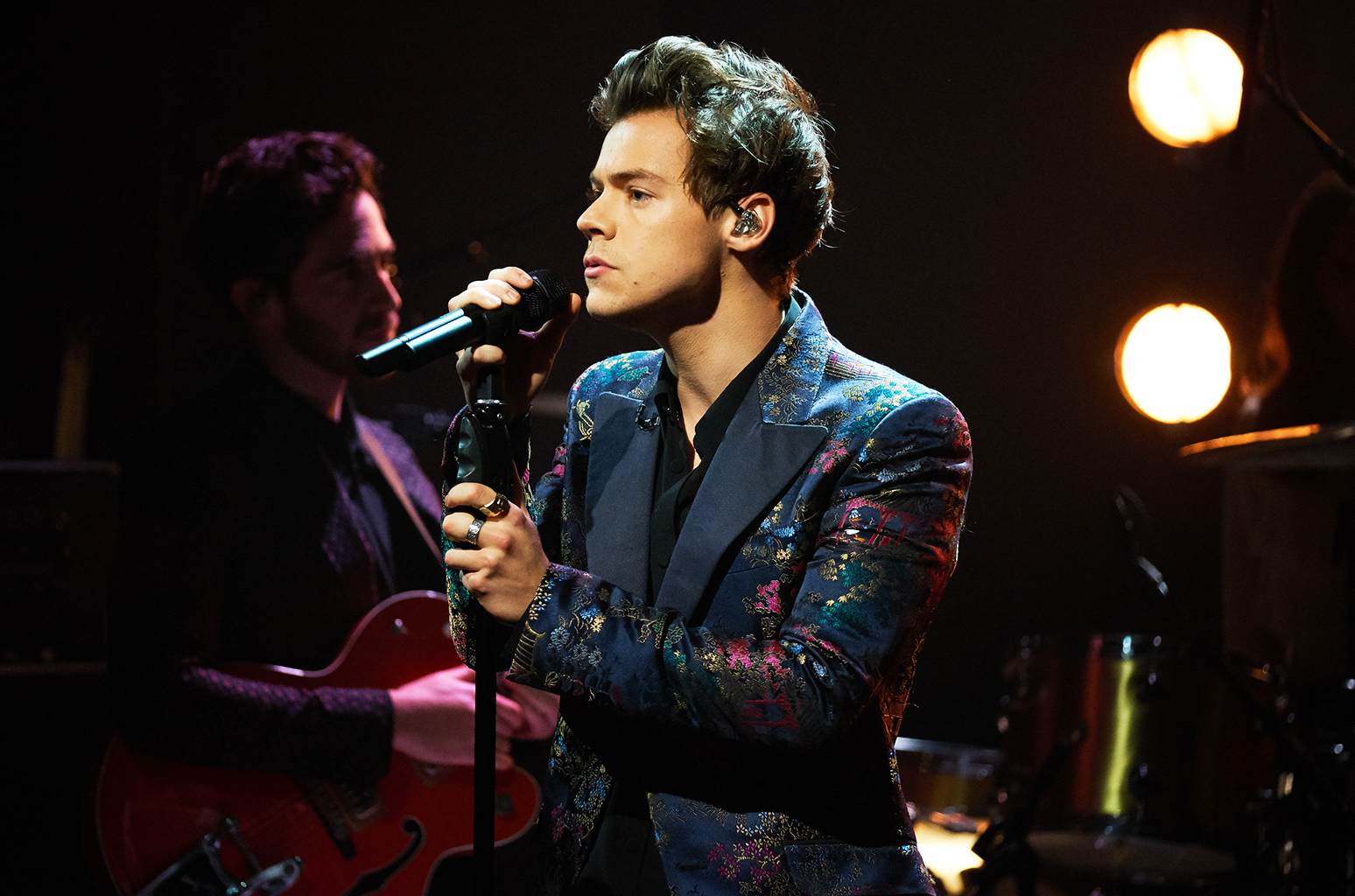 Harry Styles interpretó dos canciones inéditas en un concierto