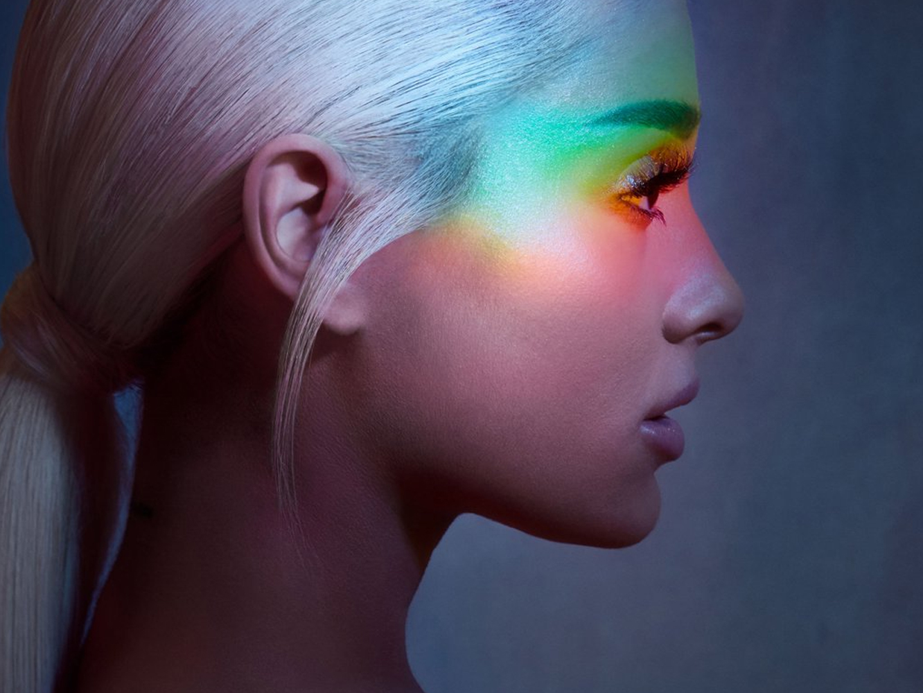 Ariana Grande termina de revelar el cover de "No Tears Left To Cry"