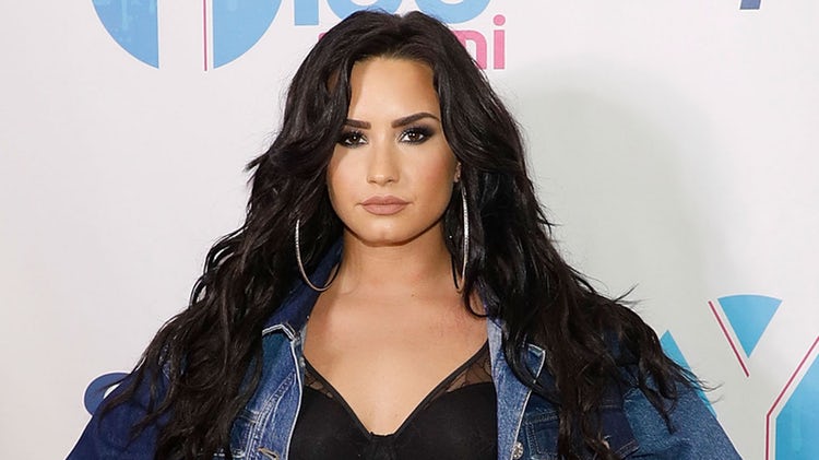 Demi Lovato respondió a una persona que la acusó de haber vuelto a beber