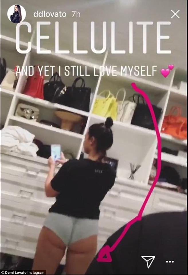 En nuevas fotos, Demi Lovato presume su celulitis y sus estrías