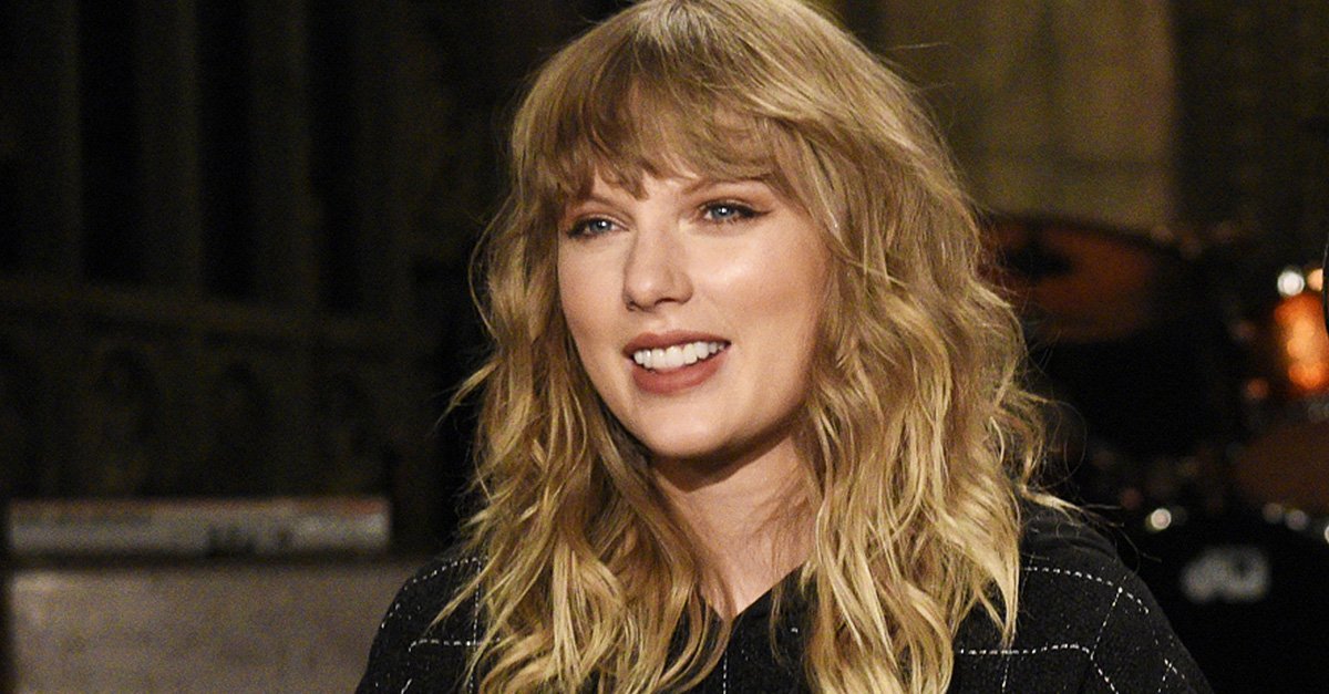 Intruso rompe una ventana y entra a bañarse y dormir dentro del departamento de Taylor Swift