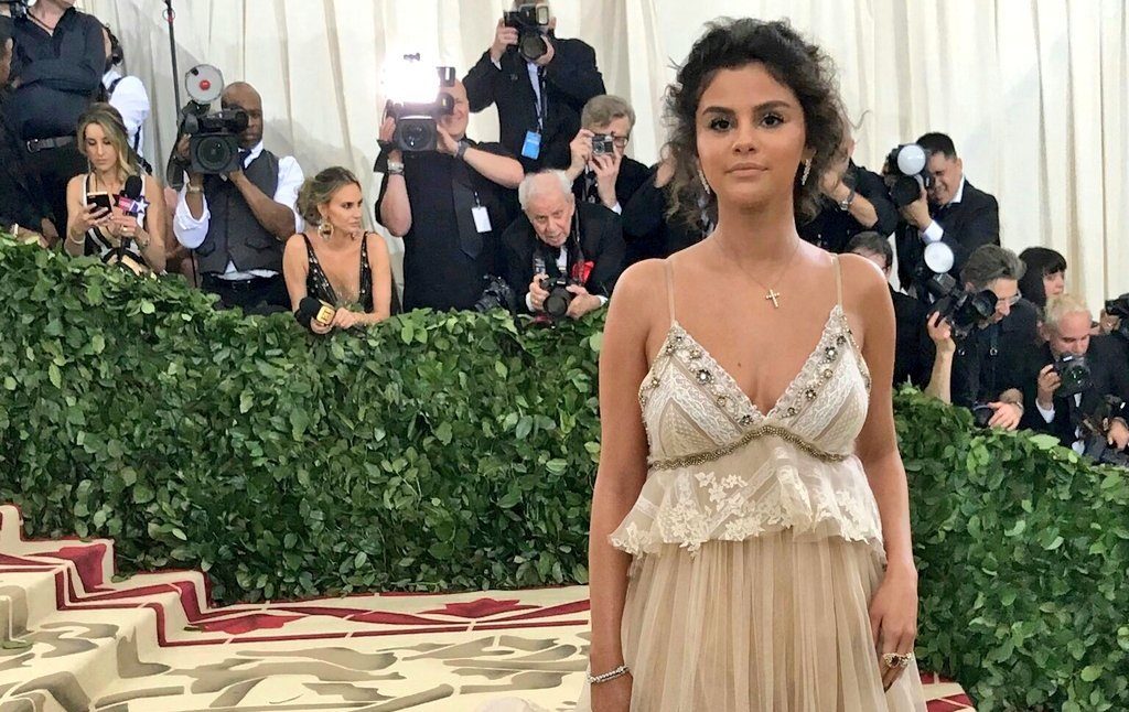 Selena Gomez pudo haber entrado en crisis después de las criticas de la MET Gala
