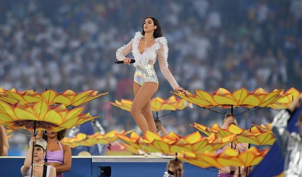 Aclamada cadena de televisión se burló de Dua Lipa con un fuerte comentario machista