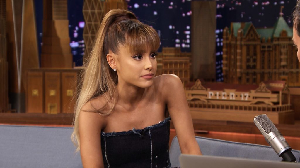 Ariana Grande perdió un collar de diamantes valorado en 169.000 dólares