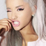 Ariana Grande lanzó el Vertical Video de «No Tears Left To Cry»