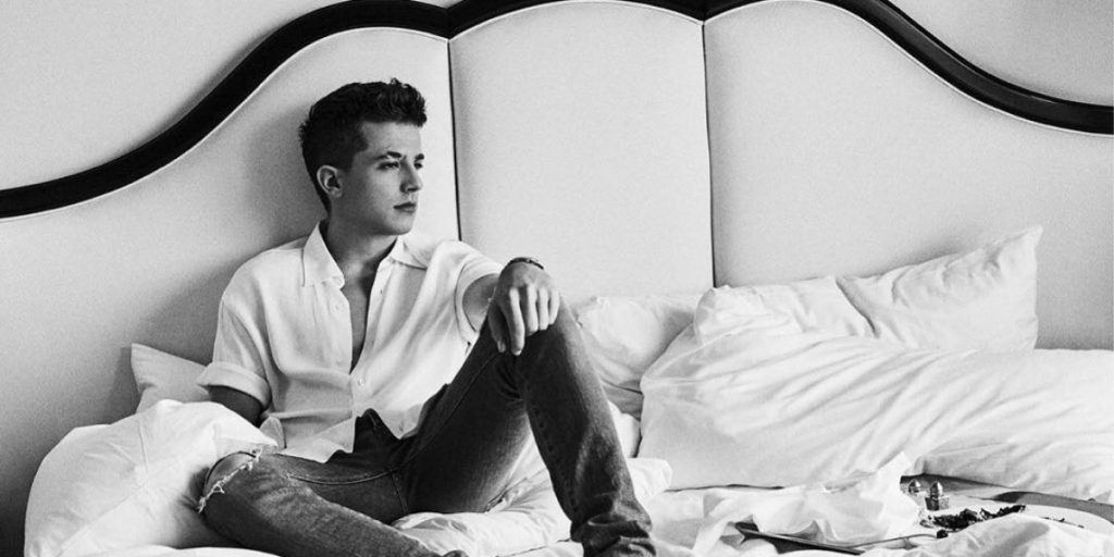 Charlie Puth lanzó su nuevo álbum "Voicenotes"