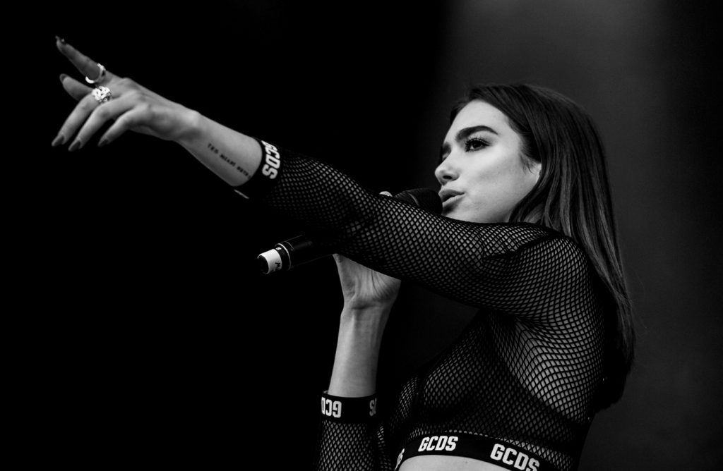 Dua Lipa podría interpretar el nuevo tema de James Bond