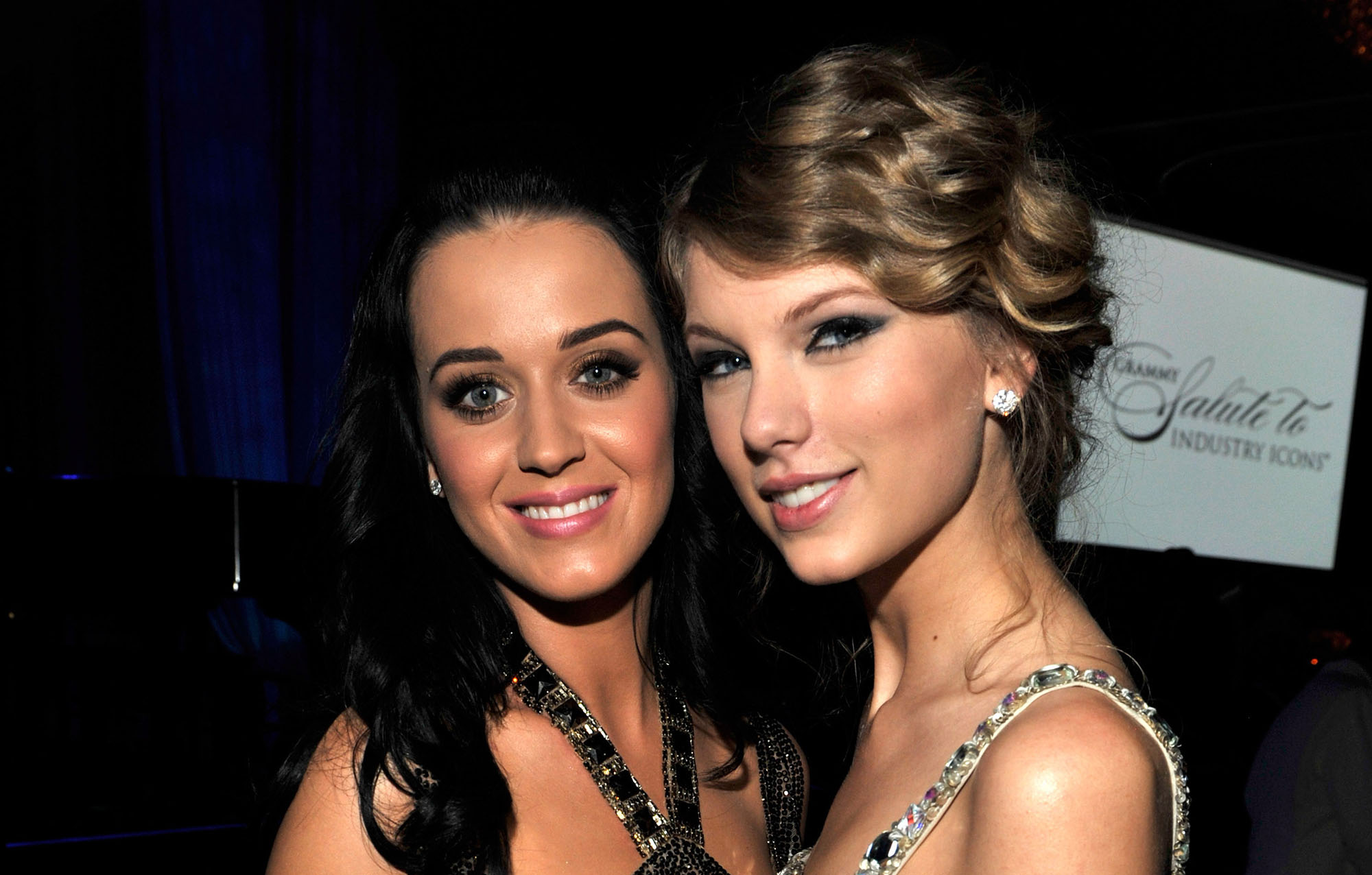 Katy Perry le pide perdón a Taylor Swift con un regalo