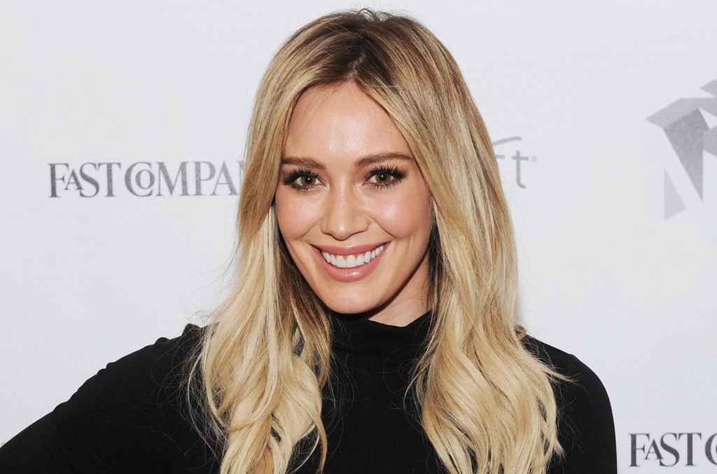 Hilary Duff se bebe un batido de placenta después de dar a luz