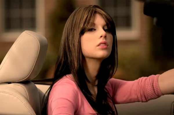 Las horribles pelucas que Taylor Swift ha usado en vídeos musicales
