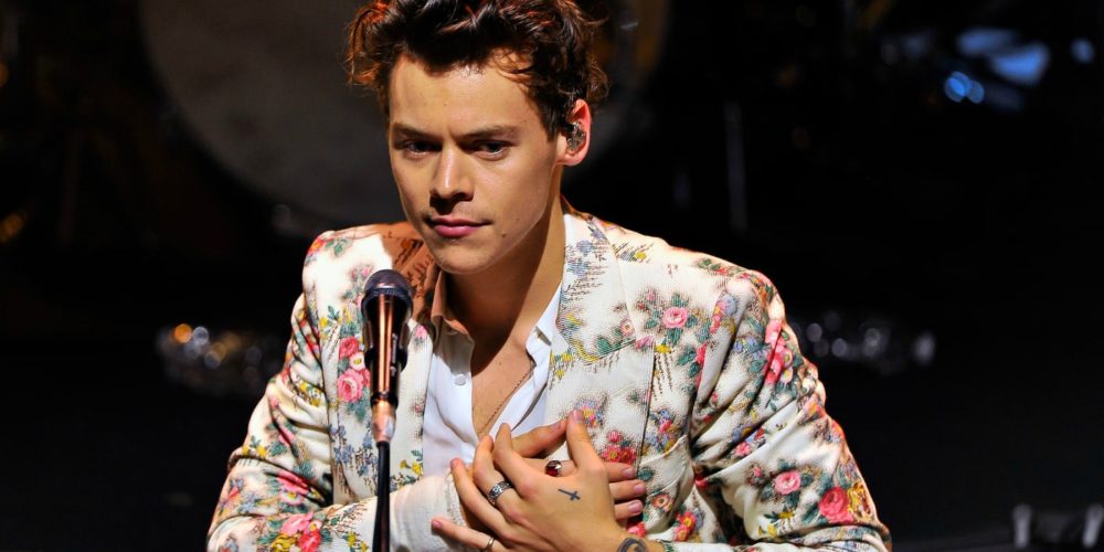 Harry Styles expresa su sexualidad en el último show de su gira