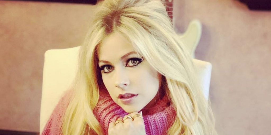 Avril Lavigne revela vistazo de nuevo vídeo musical