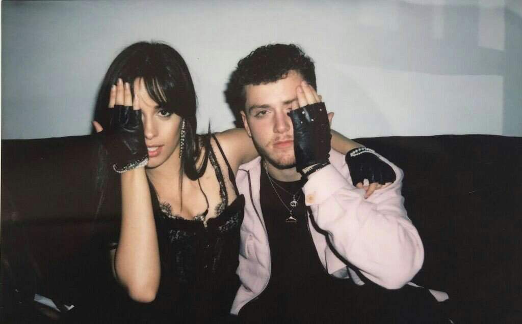 Camila Cabello y Bazzi lanzaron colaboración, “Beautiful”