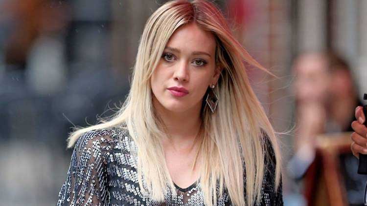 Hilary Duff, a nueve meses de embarazo, confronta a paparazzi acosador